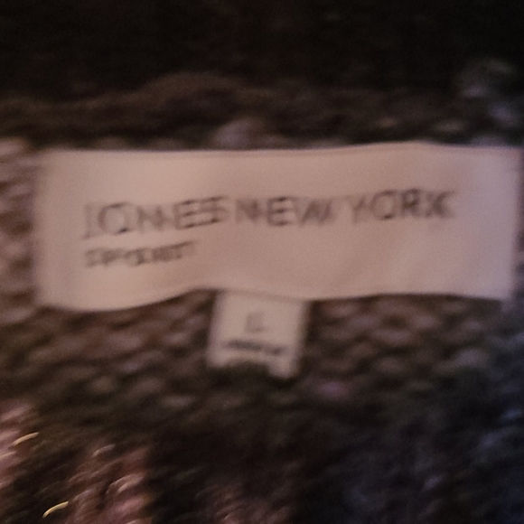 Sweater - Picture 8 of 8